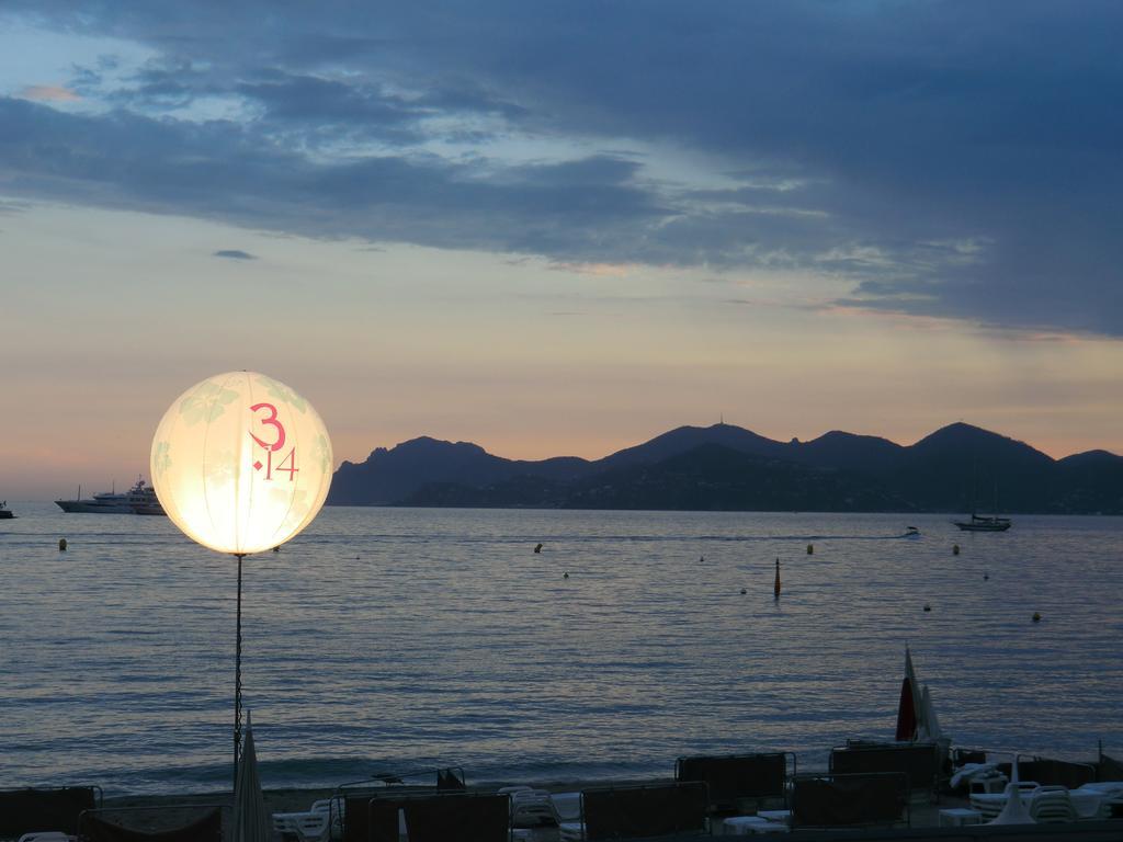 Cannes - view Cap Esterel Exterior foto